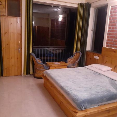 דרמסאלה White Water Inn Mcleodganj מראה חיצוני תמונה